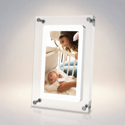 Digital Photo Frame with Auto-Rotating Display
